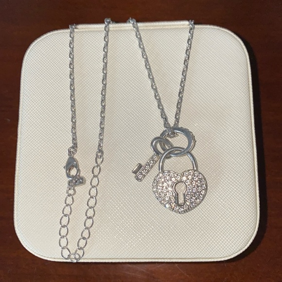 ❤️HP❤️Jewels by Park Lane KEY TO MY HEART Necklace - Picture 1 of 3